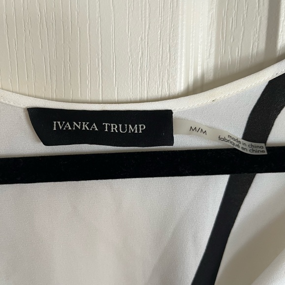 Ivanka Trump blouse. Size medium - Picture 2 of 3